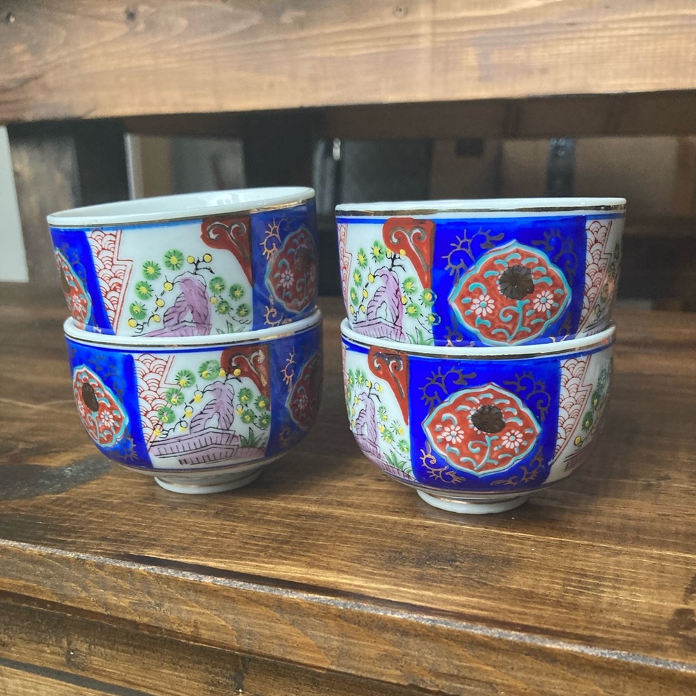Japanese Imari Porcelain Chawan Tea Cups, Hand Painted - 1980s Set of 4 Teacups